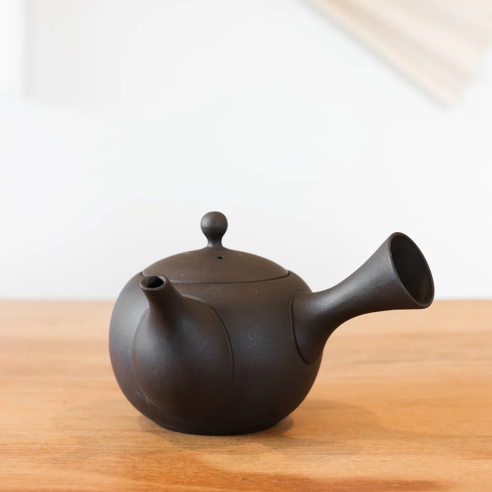 Black Tokoname Kyusu Teapot - Image 4